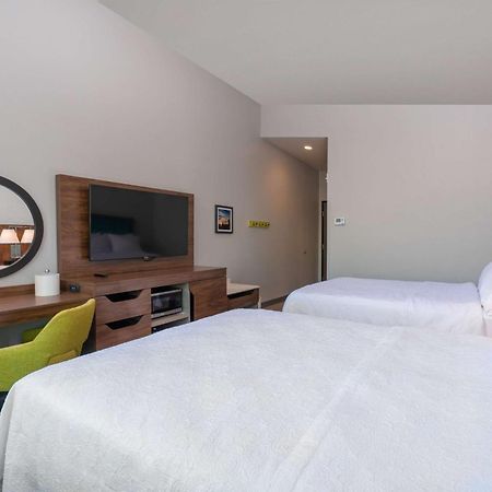 Hampton Inn Riverside March Air Force Base, Ca Esterno foto